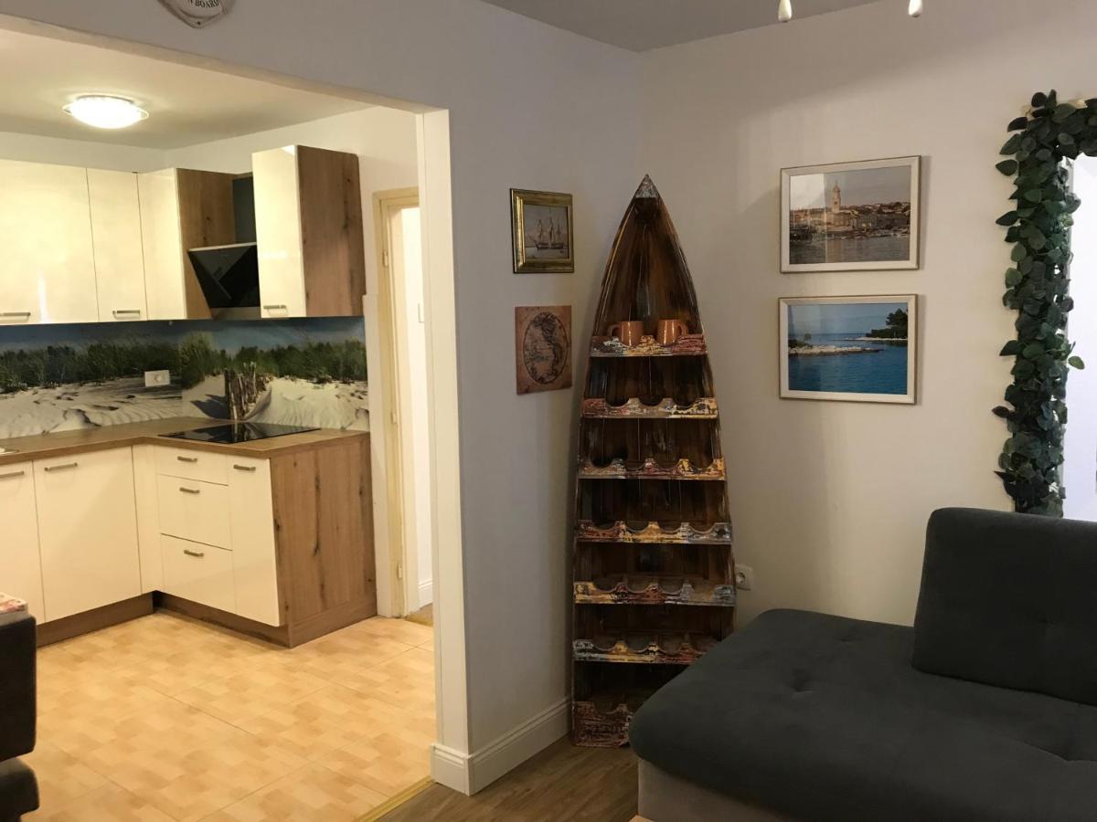 Holiday Place Veli Dvor - Vacation House With Private Garden In Old Town Punat Exterior foto