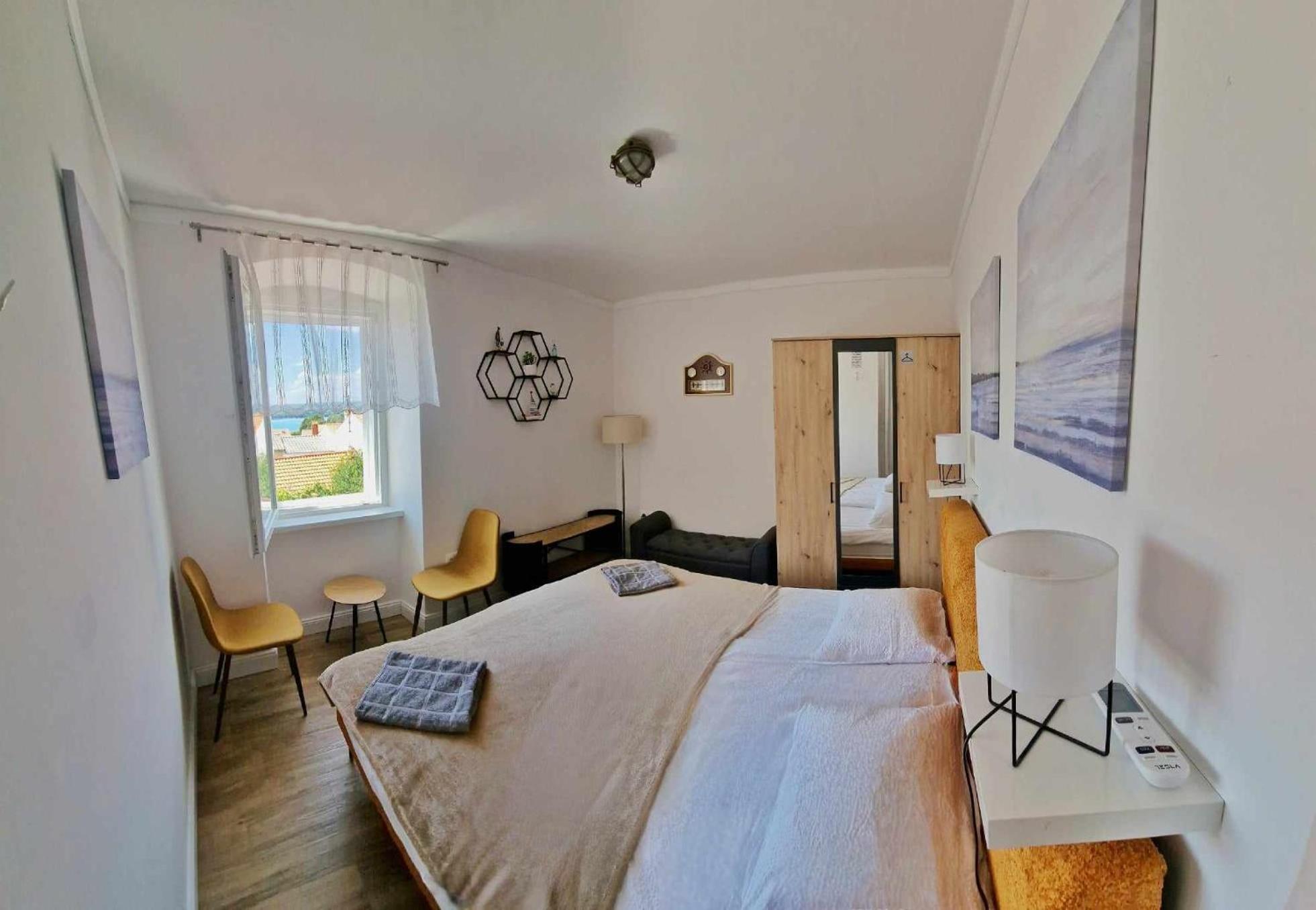 Holiday Place Veli Dvor - Vacation House With Private Garden In Old Town Punat Exterior foto
