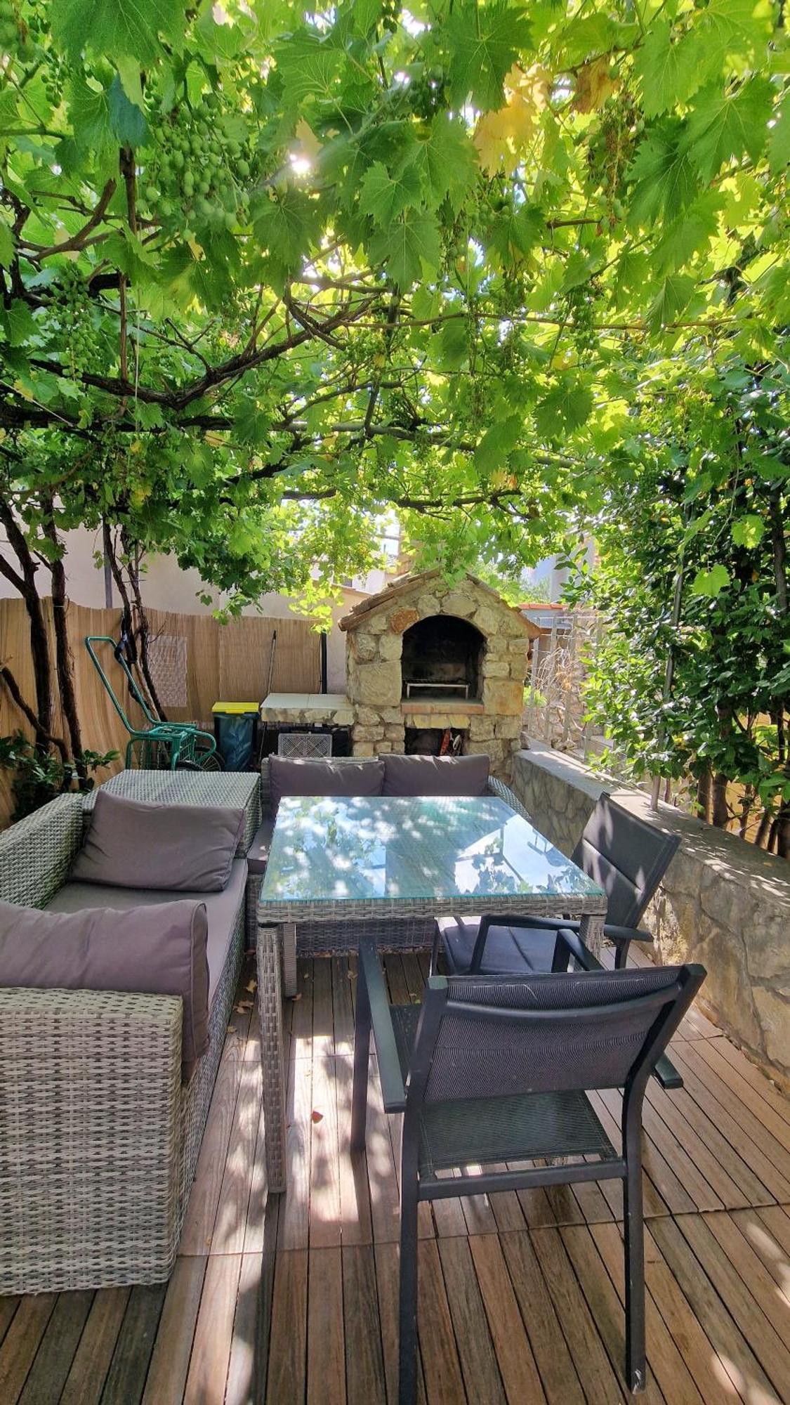 Holiday Place Veli Dvor - Vacation House With Private Garden In Old Town Punat Exterior foto